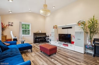 9 Merion Dr, Manalapan, NJ 07726