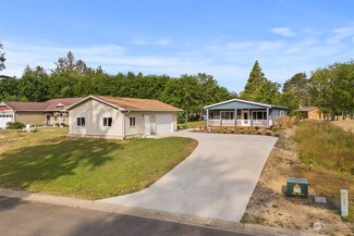 15 Sunrise Ln, South Bend, WA 98586