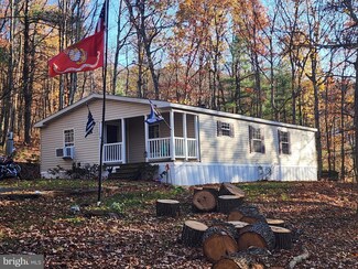 915 Plains Rd, Paw Paw, WV 25434