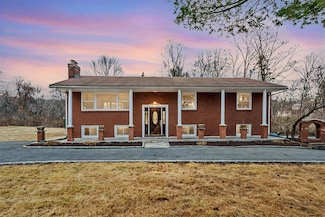 559 Laroe Rd, Chester, NY 10918