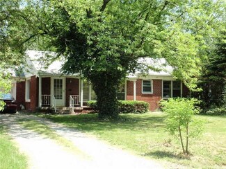 421 Burbank Rd, Indianapolis, IN 46219