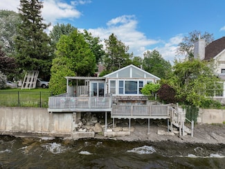 5 Firehouse Ln, Plattsburgh, NY 12901