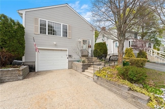 43 Royal Ave, Cranston, RI 02920