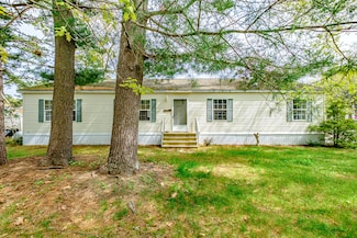 54 Theodore Dr, Brunswick, ME 04011