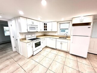 48 Illinois Ave, Long Beach, NY 11561