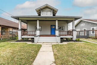 212 Clifton St, Houston, TX 77011