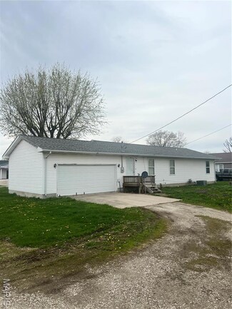 1114 S Main St, Vandalia, MO 63382