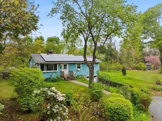 30 Trowbridge Rd, Buzzards Bay, MA 02532