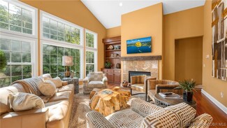 70 Via da Contro Dr, Sunrise Beach, MO 65079