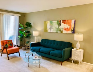 4080 W Rivers Edge Cir Unit 5, Milwaukee, WI 53209