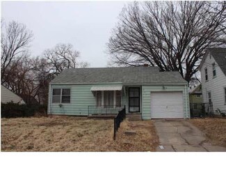 947 N Chautauqua Ave, Wichita, KS 67214