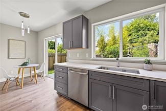 13055 2nd Ave S Unit B, Burien, WA 98168