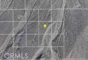 250 E Vic Avenue Z14, Llano, CA 93544