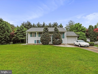 1424 Outer Dr, Hagerstown, MD 21742