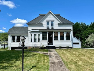 33 Gibbs St, Proctor, VT 05765