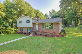 3400 Driftwood Dr, Charlotte, NC 28205