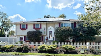 902 10th St, Keyport, NJ 07735