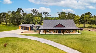 13975 Shady Acres Rd, Bentonville, AR 72713