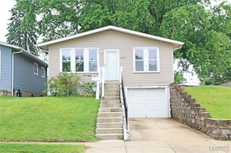 3643 Poepping St, Saint Louis, MO 63125