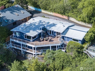7440 SE 32nd St, Mercer Island, WA 98040