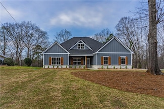 1847 Lee Road 288, Smiths Station, AL 36877