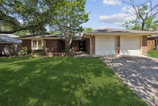 4204 Twilight Dr S, Benbrook, TX 76116