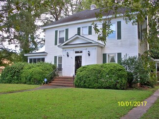 401 8th St, Maysville, NC 28555