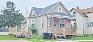1609 15th Ave, Menominee, MI 49858