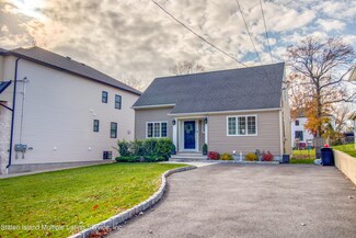 108 Bayview Ave, Staten Island, NY 10309