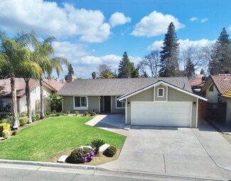 6298 N Gilroy Ave, Fresno, CA 93722
