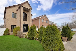 186-31 Radnor Rd, Jamaica, NY 11432