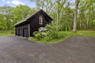 11 Partridge Ln, New Milford, CT 06776