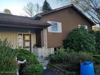 25 E Sunrise Dr, Pittston, PA 18640