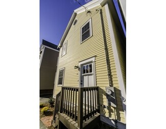 28 Essex St, Salem, MA 01970