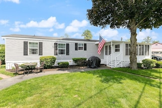 11 F St, Merrimac, MA 01860