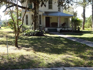 207 E 2nd Ave, Pierson, FL 32180