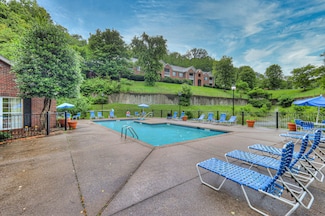 6820 Highway 70 S Unit 208, Nashville, TN 37221