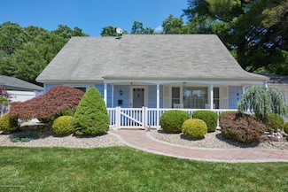 10 Wister Place, Matawan, NJ 07747