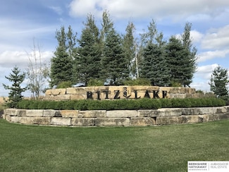 2708 E 34th Ct, Fremont, NE 68025