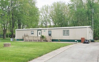 2795 E 1300 N, Syracuse, IN 46567