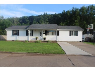 507 Dickens Dr, Mineral Wells, WV 26150