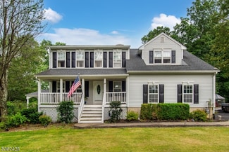 14 Windjammer Dr, Lake Hopatcong, NJ 07849