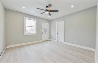 28 Lake Dr, Copiague, NY 11726