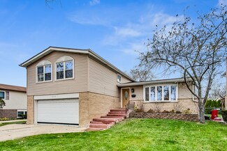 332 Lawn Ln, Des Plaines, IL 60016