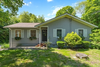35 Washburn Rd, East Freetown, MA 02717