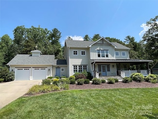 74 Shipman Pkwy, Flat Rock, NC 28731