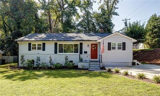 4000 Hiddenbrook Dr, Charlotte, NC 28205