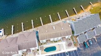 317 5th Ave Unit 7, Manistee, MI 49660