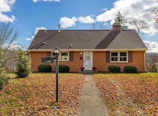 1358 Keesling Ave, Waynesboro, VA 22980