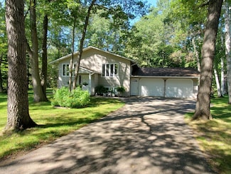 20535 Ward Ave, Brainerd, MN 56401